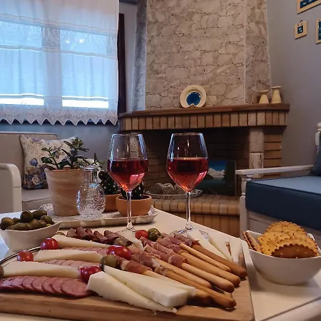 Eirinis - σπίτι της ειρήνης Hébergement de vacances Ágios Pétros